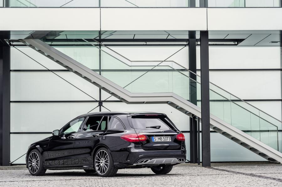  Mercedes-Benz C450 AMG Sport Estate 2015 года  (фото 5 из 27)